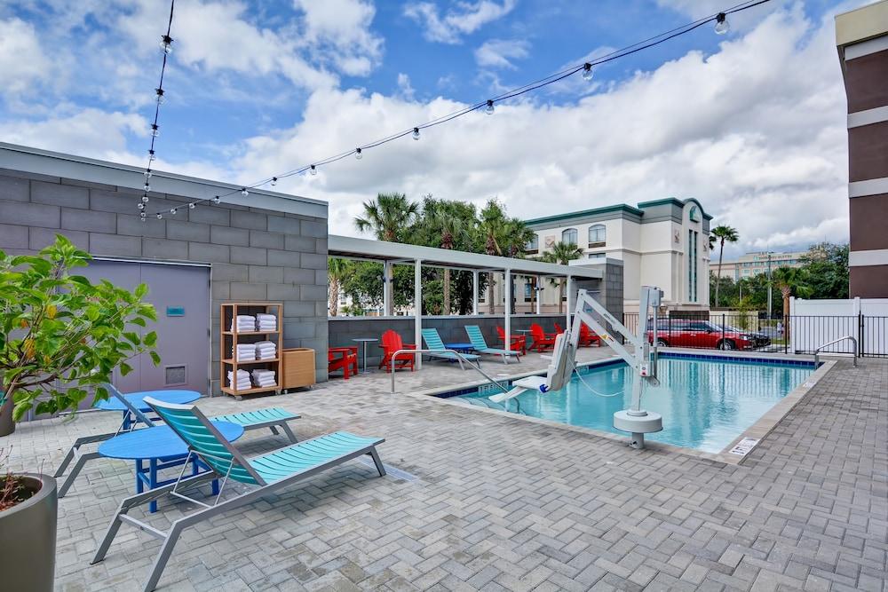 Home2 Suites By Hilton Tampa Usf Near Busch Gardens Exterior photo