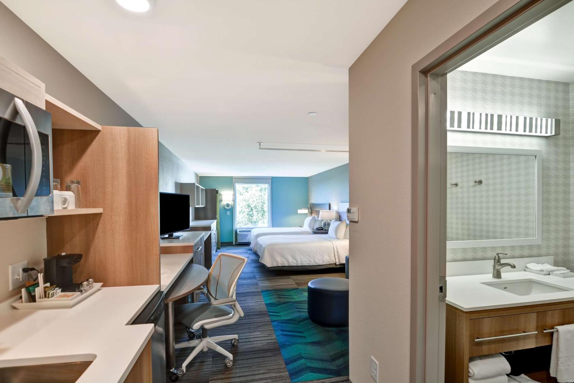 Home2 Suites By Hilton Tampa Usf Near Busch Gardens Exterior photo