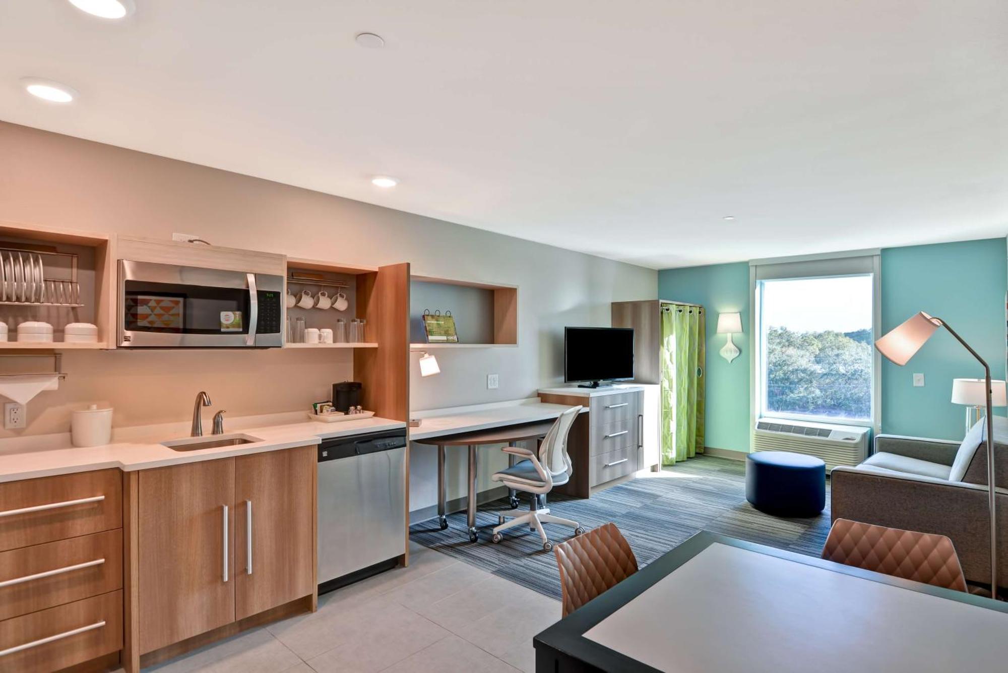 Home2 Suites By Hilton Tampa Usf Near Busch Gardens Exterior photo