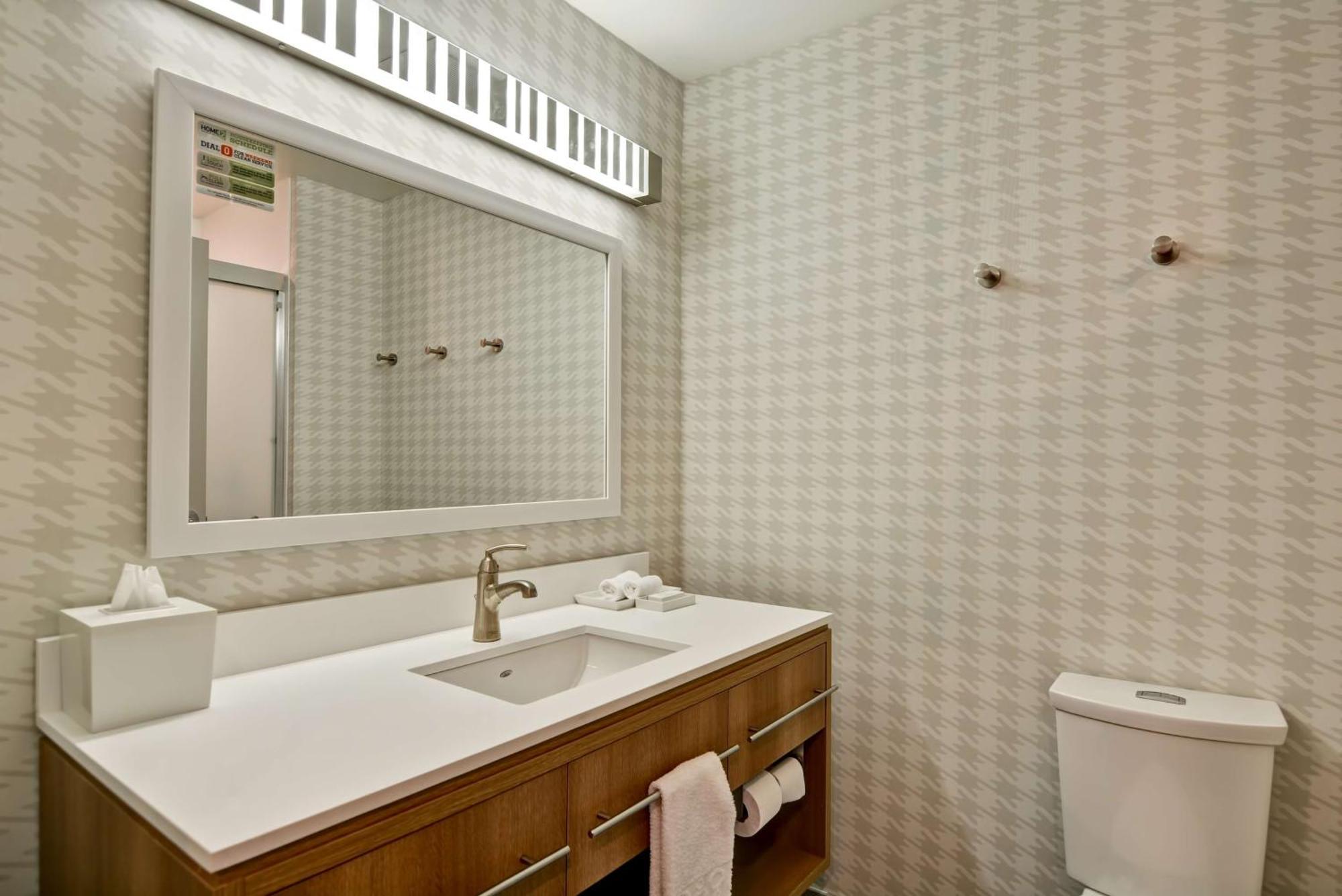 Home2 Suites By Hilton Tampa Usf Near Busch Gardens Exterior photo