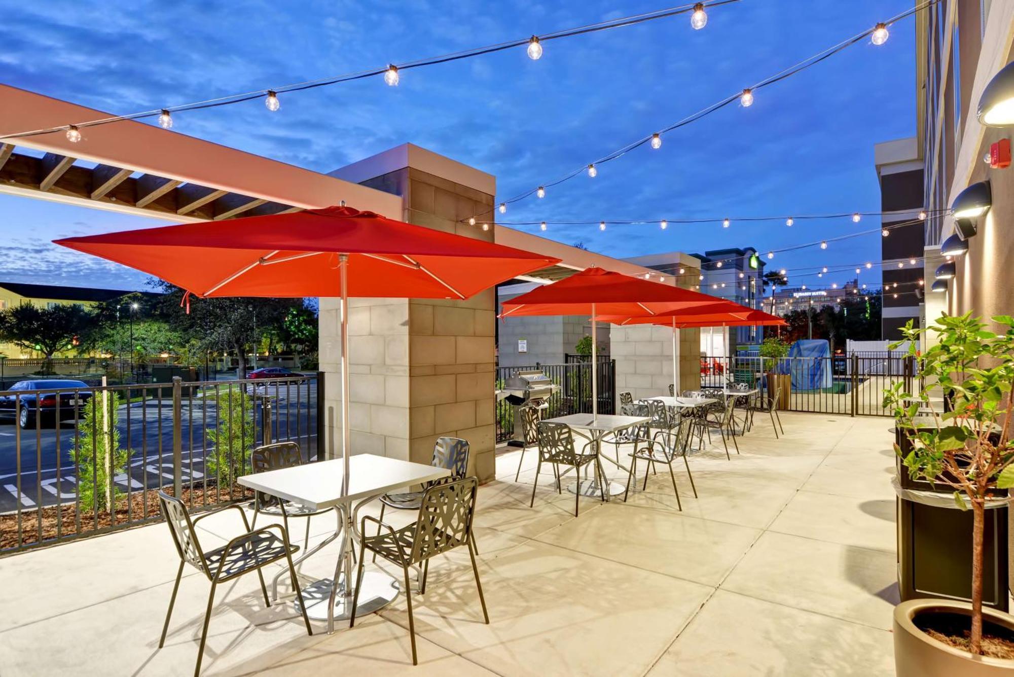 Home2 Suites By Hilton Tampa Usf Near Busch Gardens Exterior photo