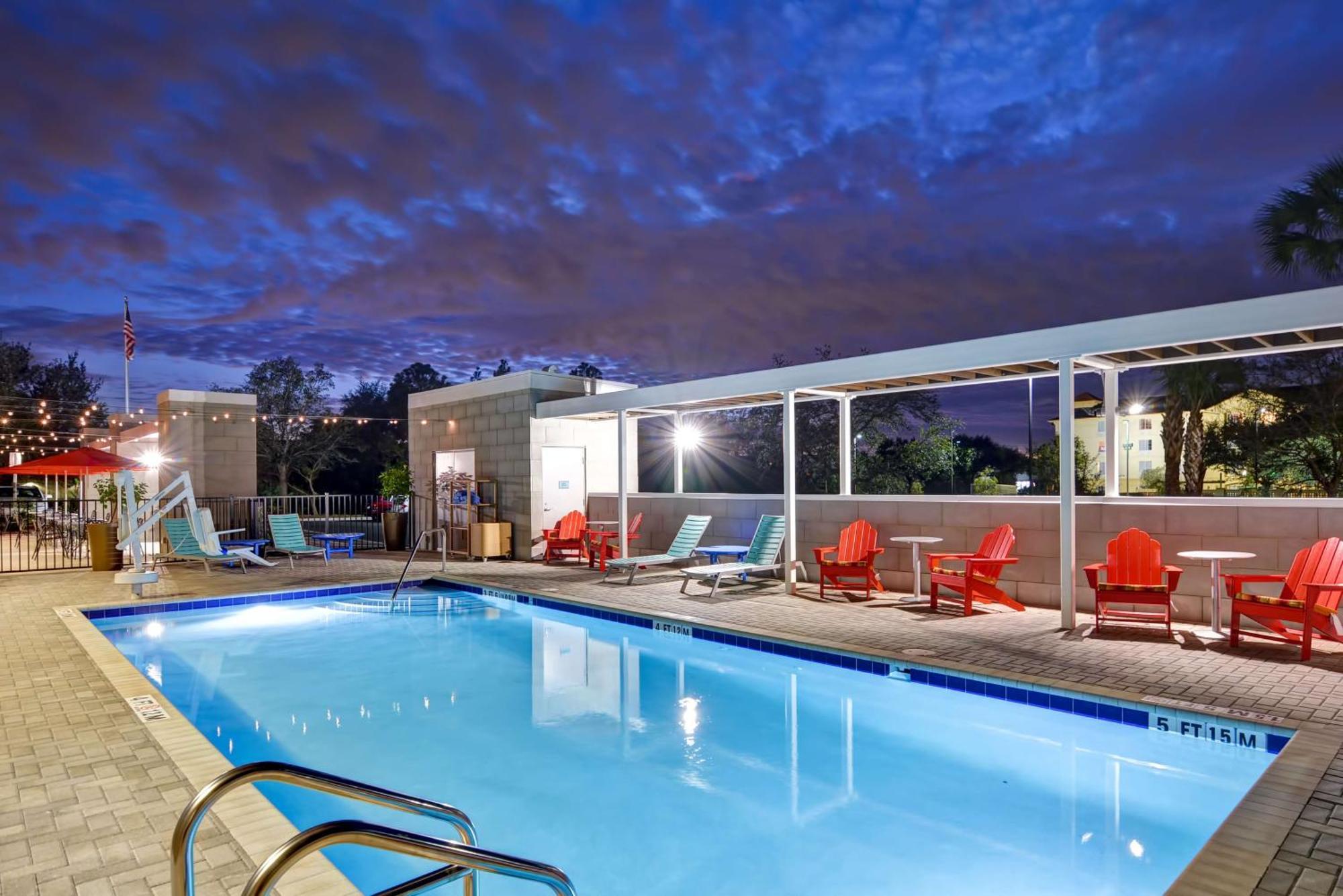 Home2 Suites By Hilton Tampa Usf Near Busch Gardens Exterior photo