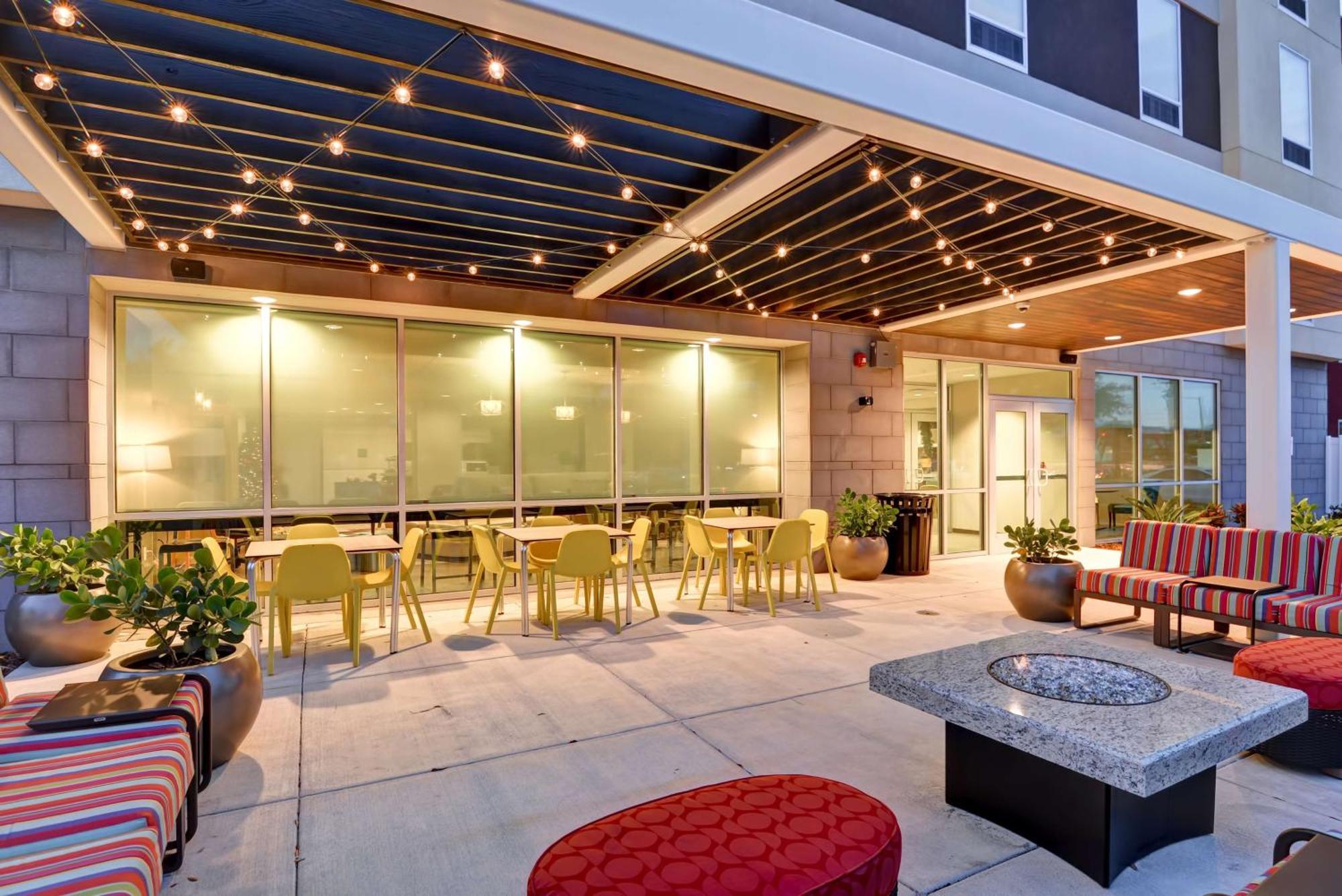 Home2 Suites By Hilton Tampa Usf Near Busch Gardens Exterior photo